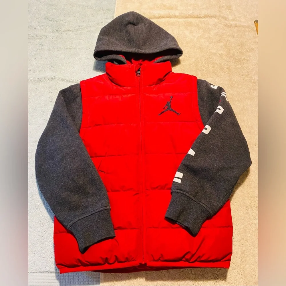Youth boys Nike Air Jordan Puffer Sweatshirt Hoodie Warm Jacket Size Small Red